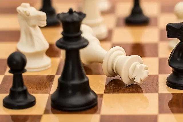10 Astuces Essentielles pour Améliorer Votre Tactique aux Échecs