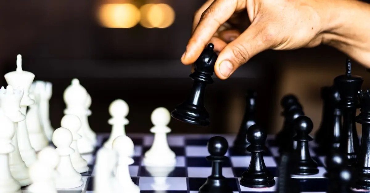 Comment Évaluer vos Stratégies d'Échecs Efficacement