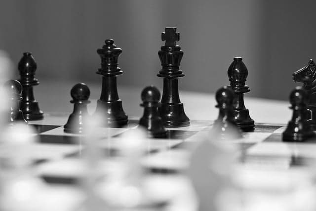 Les Meilleures Astuces Pour Améliorer Votre Tactique aux Échecs